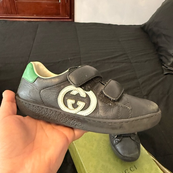 Gucci Kids Black Sneakers with Green Accent - Picture 1 of 2